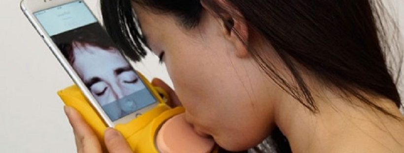 遠距離恋愛の味方 キスを恋人に転送できるkissengerが登場 彼のことが大好きな彼女のブログ